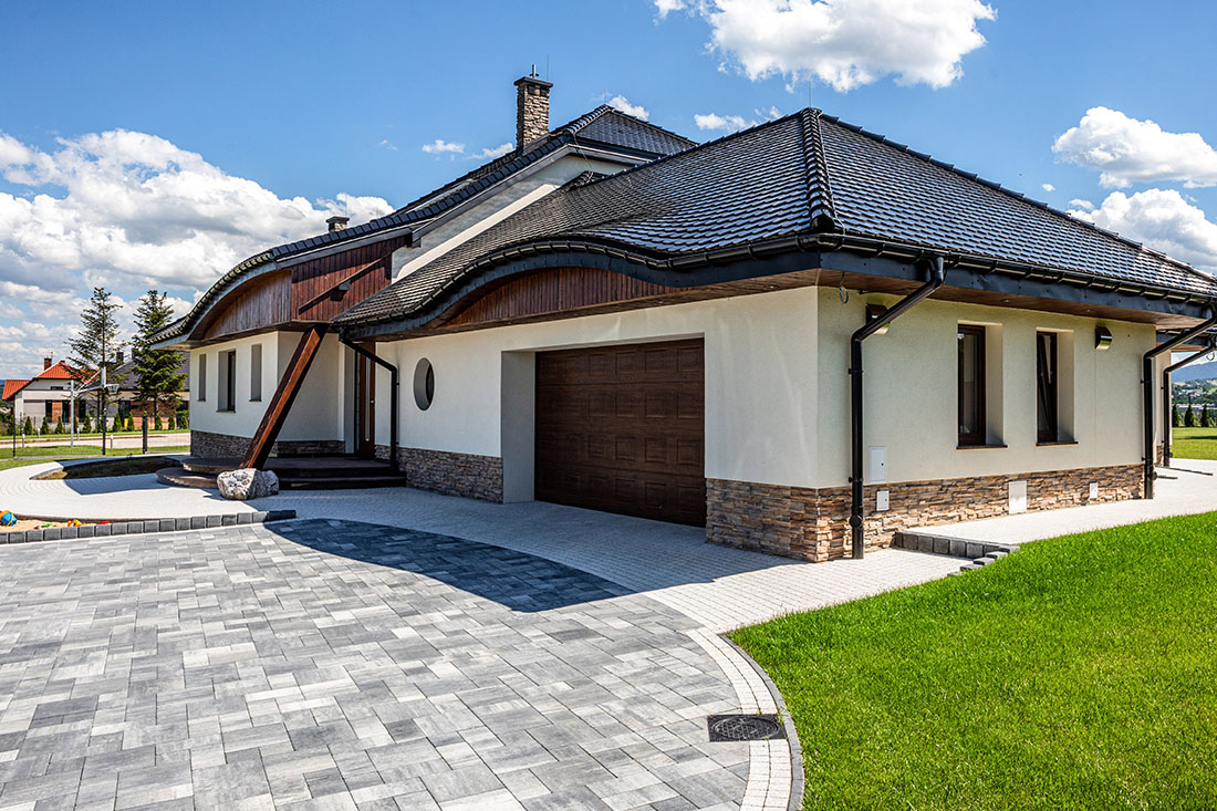 Bruk-Bet Visio Wapień Dewoński – przykład nawierzchni brukowej